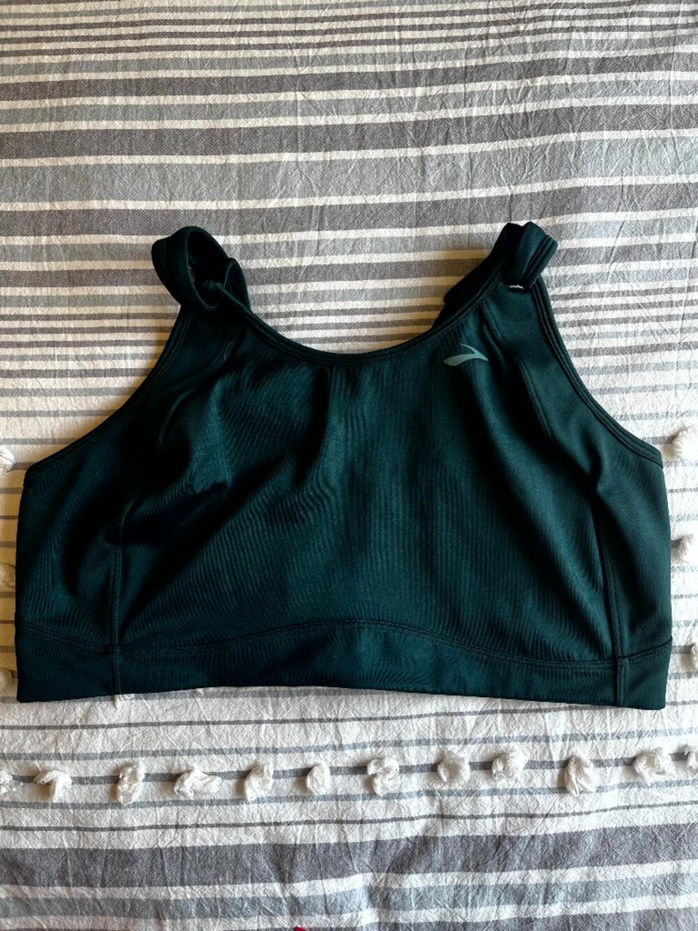 Brooks Women's Fiona Forest Green Mid-Impact Wire-Free Sports Bra in 40E